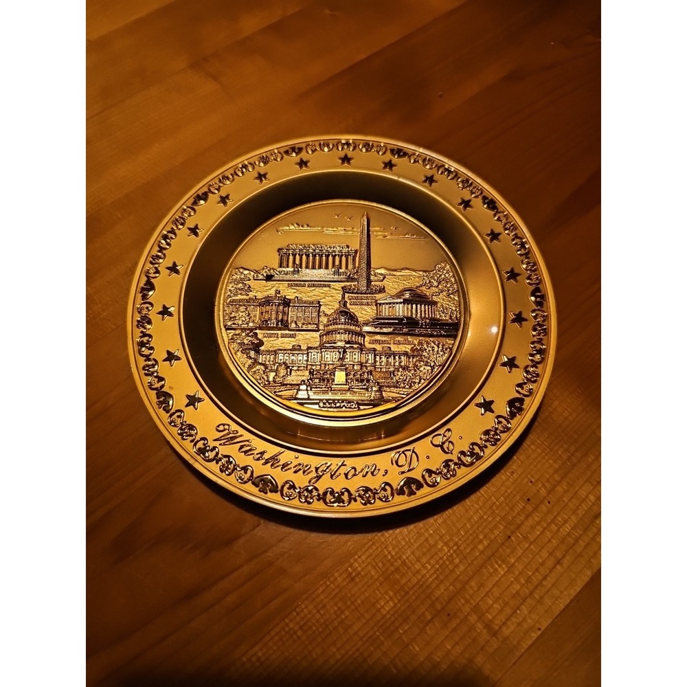 **Washington DC Gold Plate W/Gold Stand US Capitol Heavy